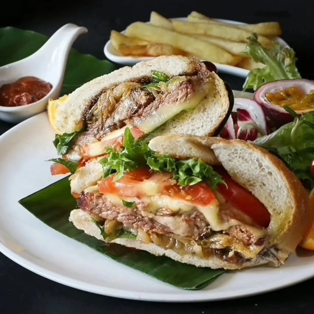 Manifreshto Cafe & Restaurant (via instagram)