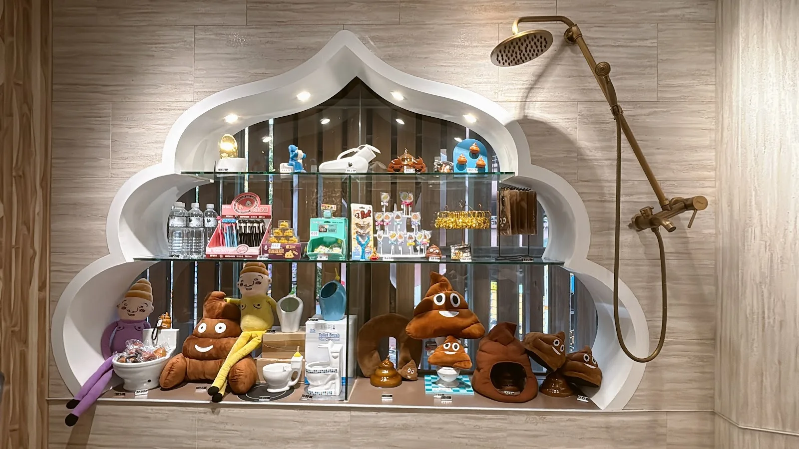 modern toilet restaurant, toilet-themed cafe in taipei