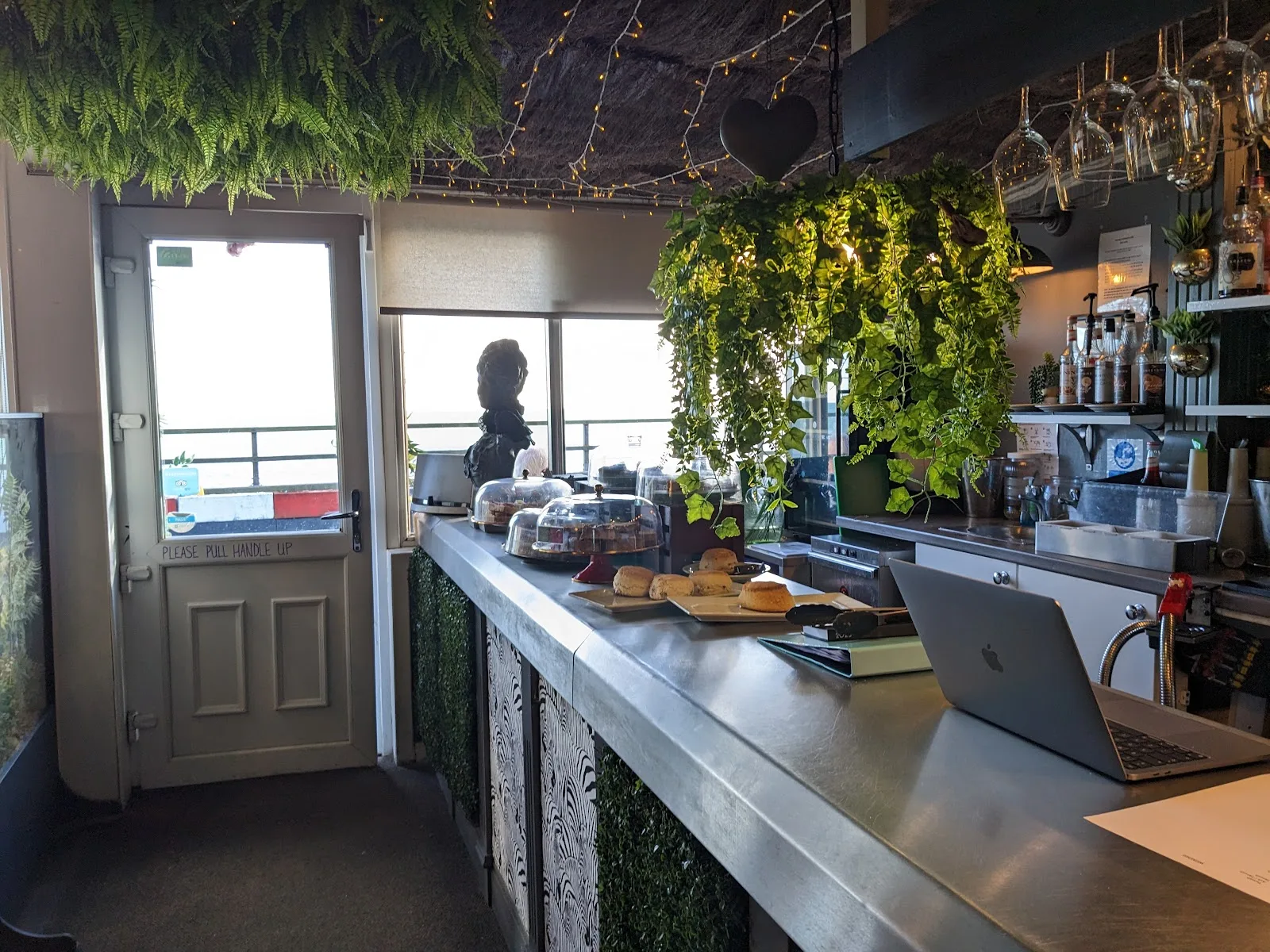 Molly's Café Bar