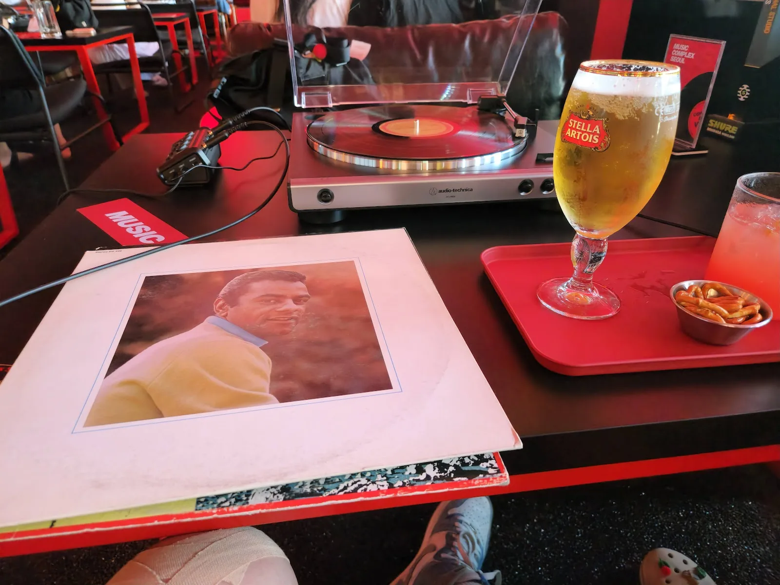 music complex seoul, vinyl cafe in seoul