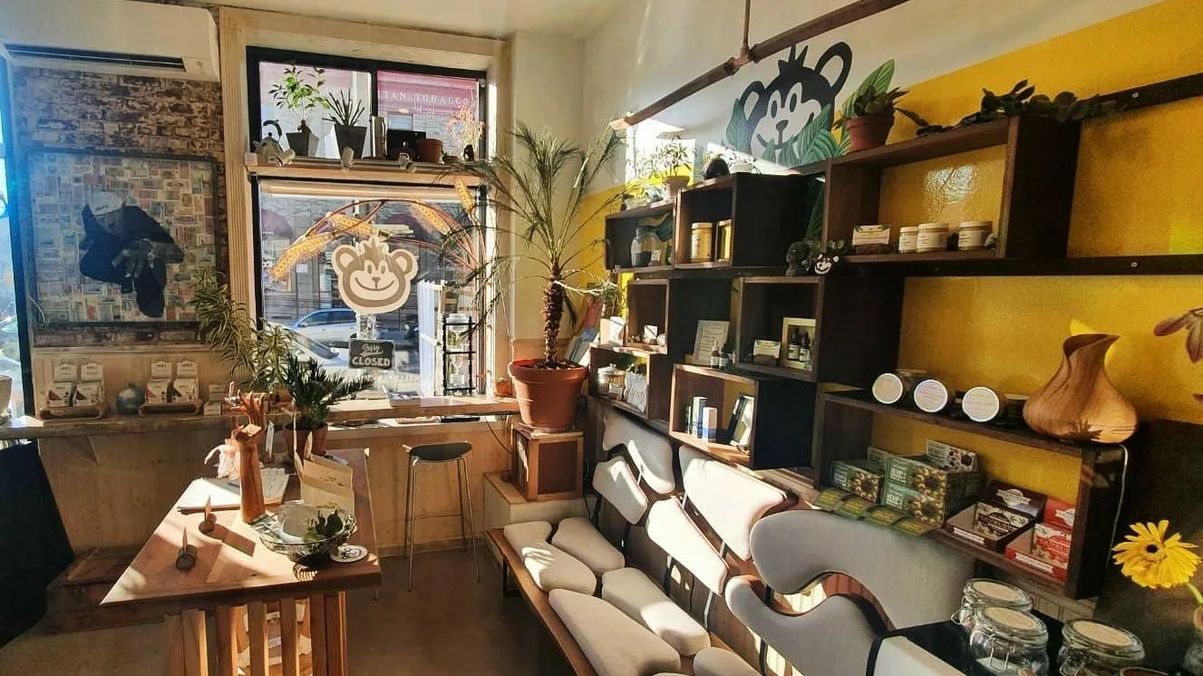 Muz Muz Shop & Cafè in New York City, specialty coffee cafe
