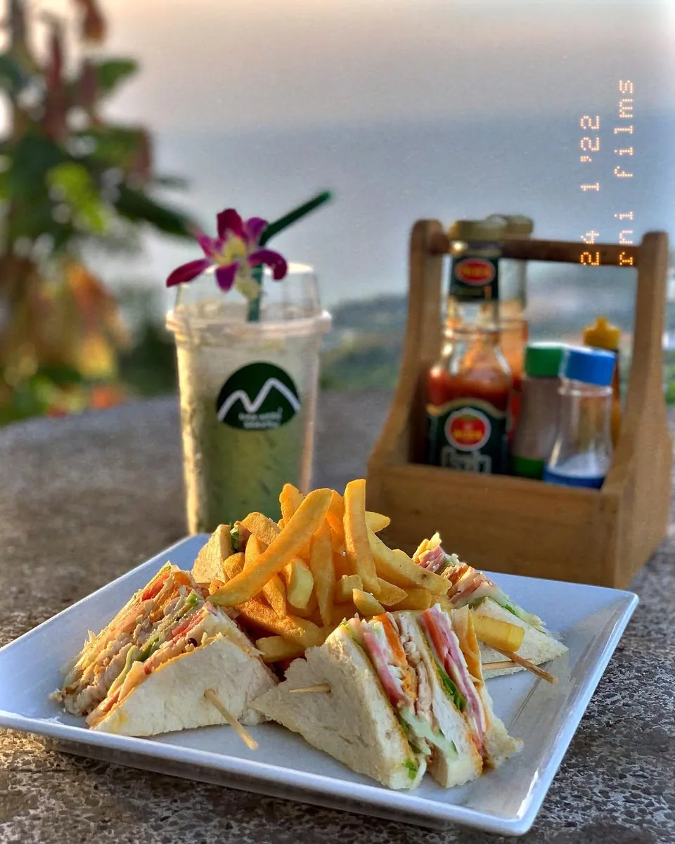 Nak-Kerd Seaview Cafe (via instagram)