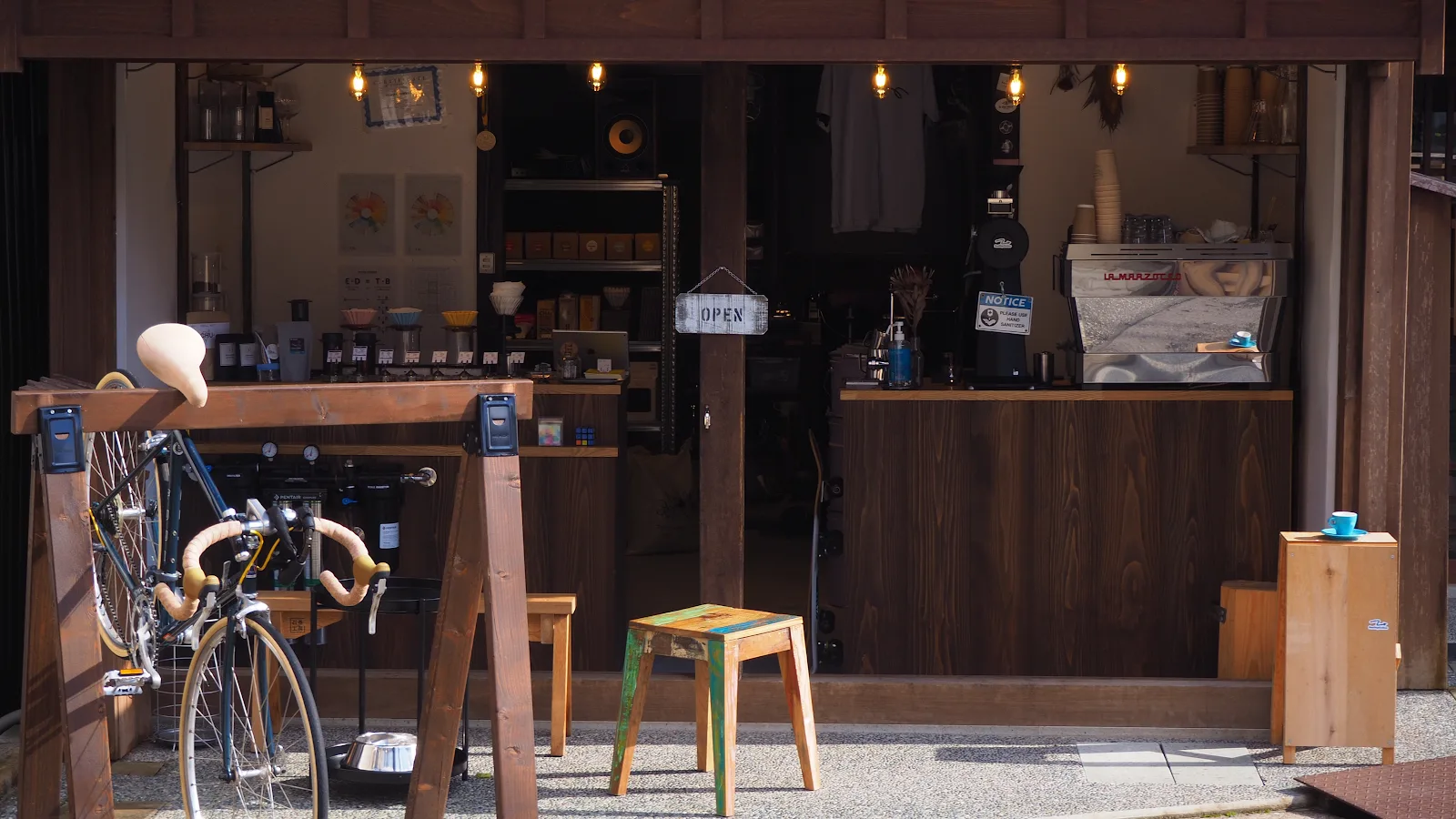 Nonstop Coffee Stand & Roastery, Kanazawa