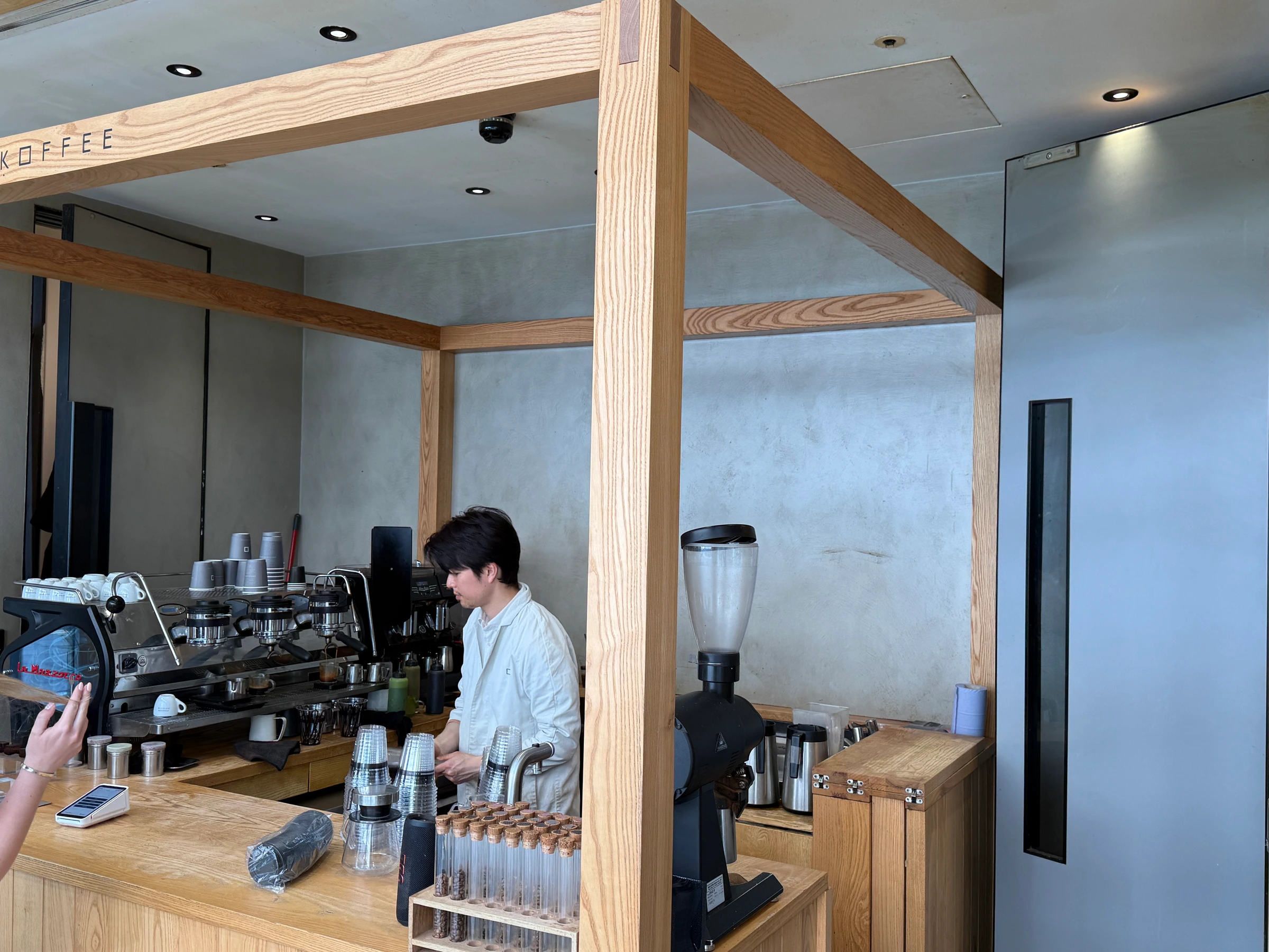 Omotesando Fitzrovia branch detail 11