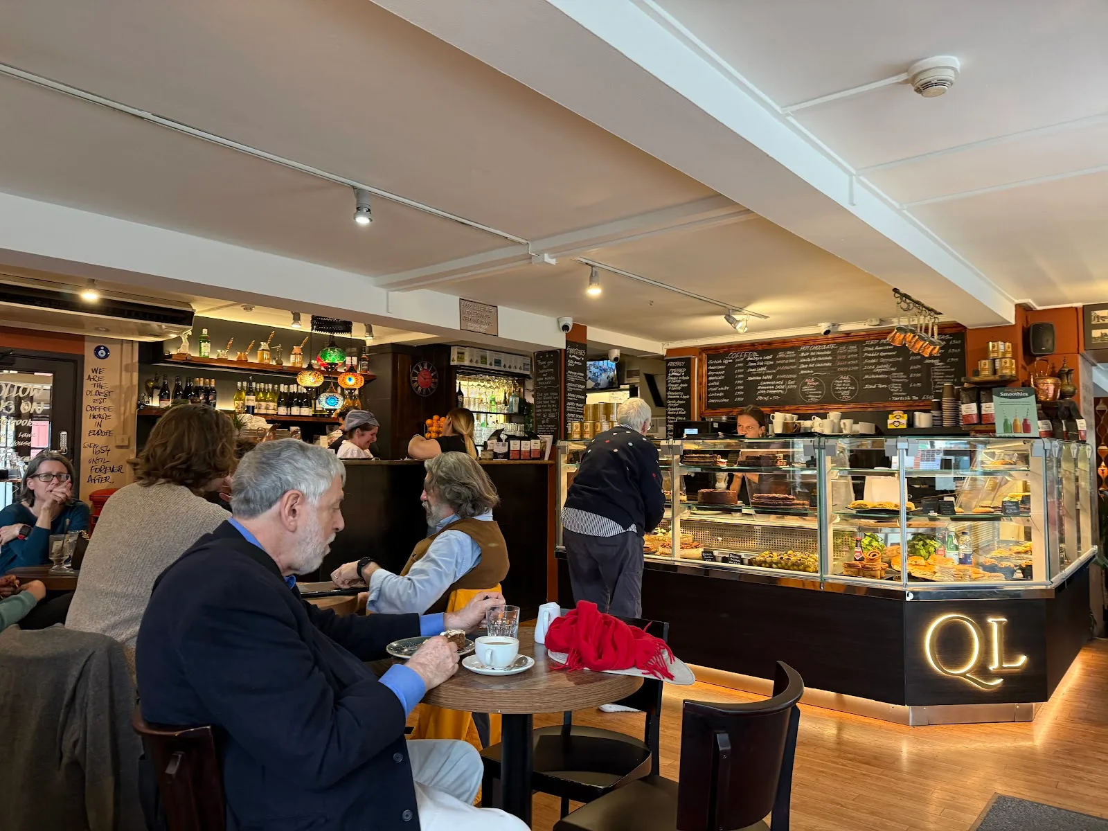 queen's lane coffee house, oldest cafe in oxford