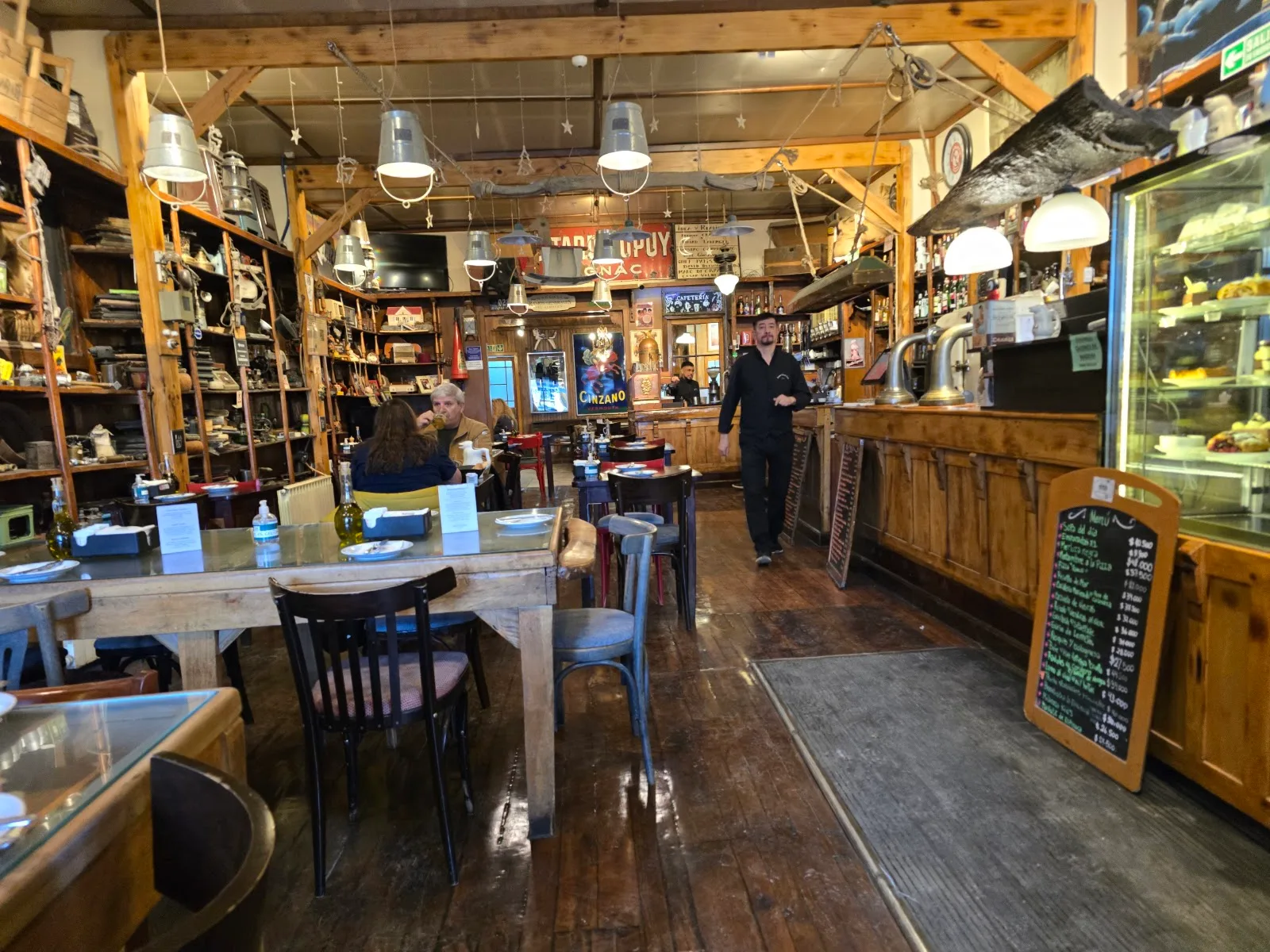 ramos generales el almacén, southernmost cafe in ushuaia