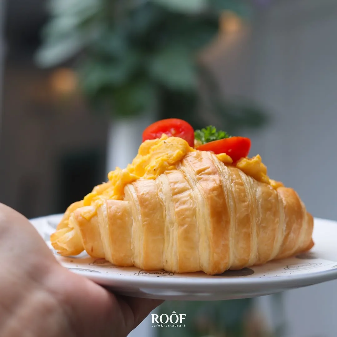 ROOF Pudding and Cafe
