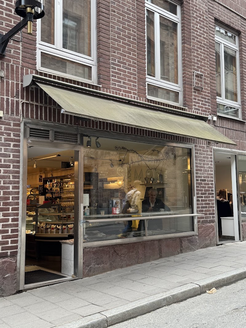 Sempre Espresso Bar in Stockholm — specialty coffee cafe