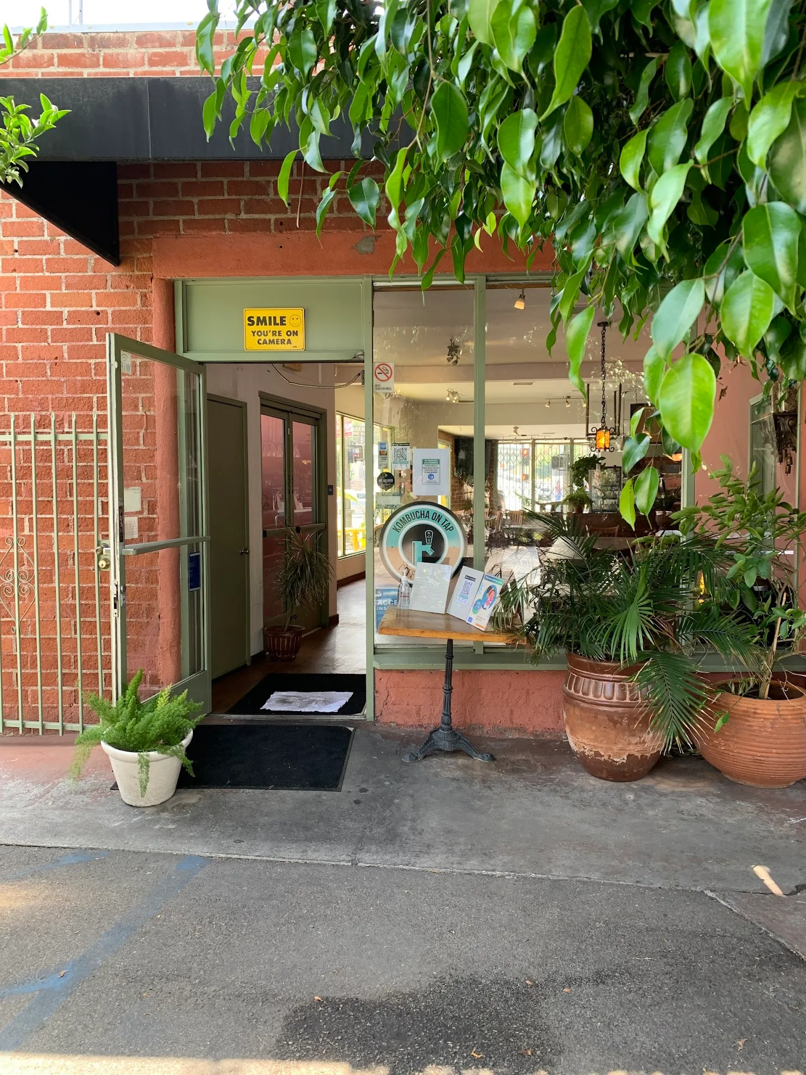 Solar de Cahuenga in Los Angeles, specialty coffee cafe