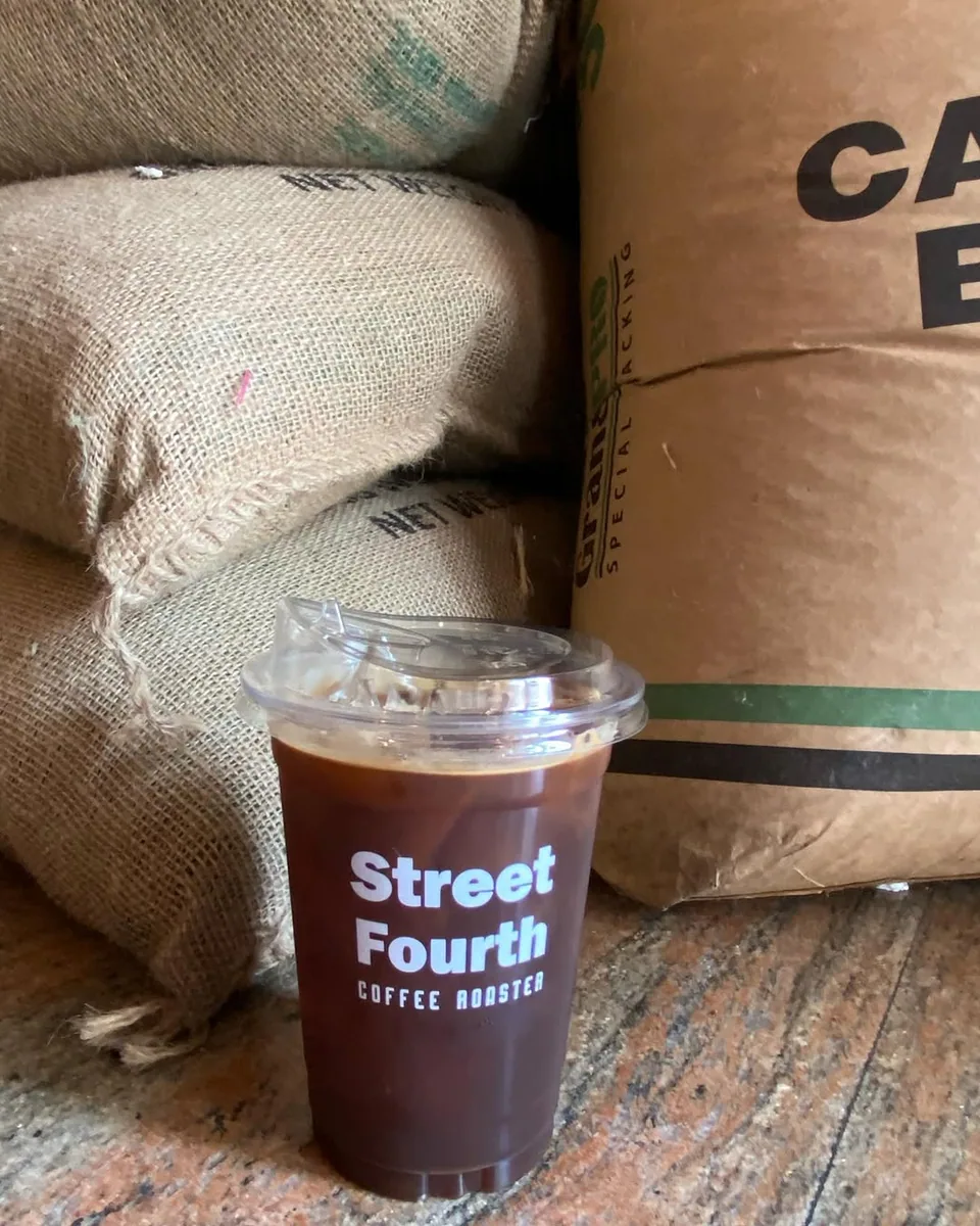 Street Fourth Burger & Coffee Roaster (via instagram)