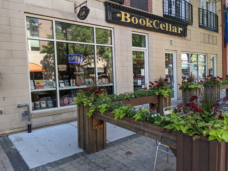 The Book Cellar in Chicago, specialty coffee cafe