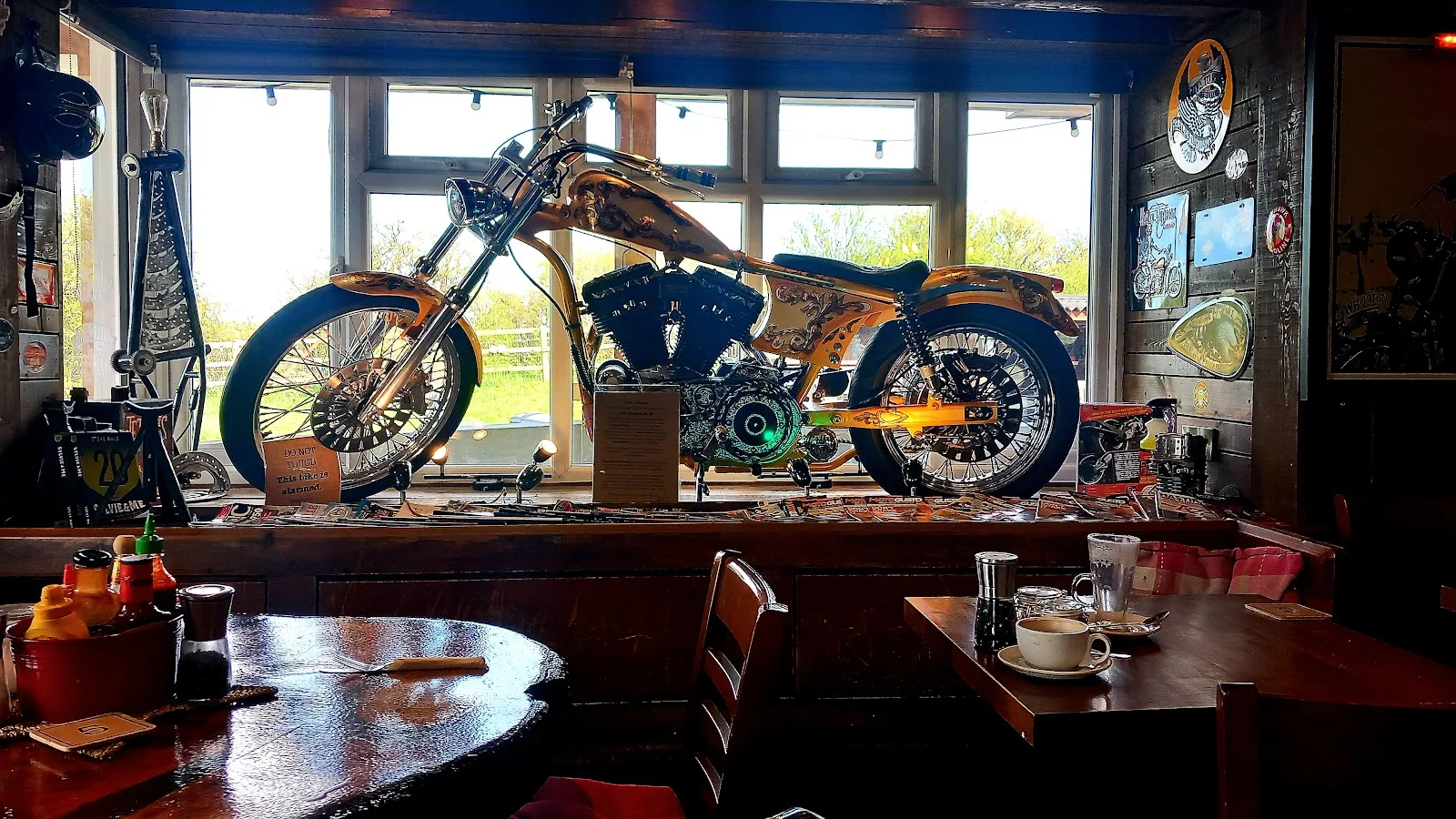 The Custom Cafe