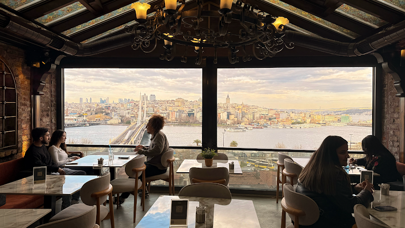 The Haliç Bosphorus Cafe in Istanbul, specialty coffee cafe