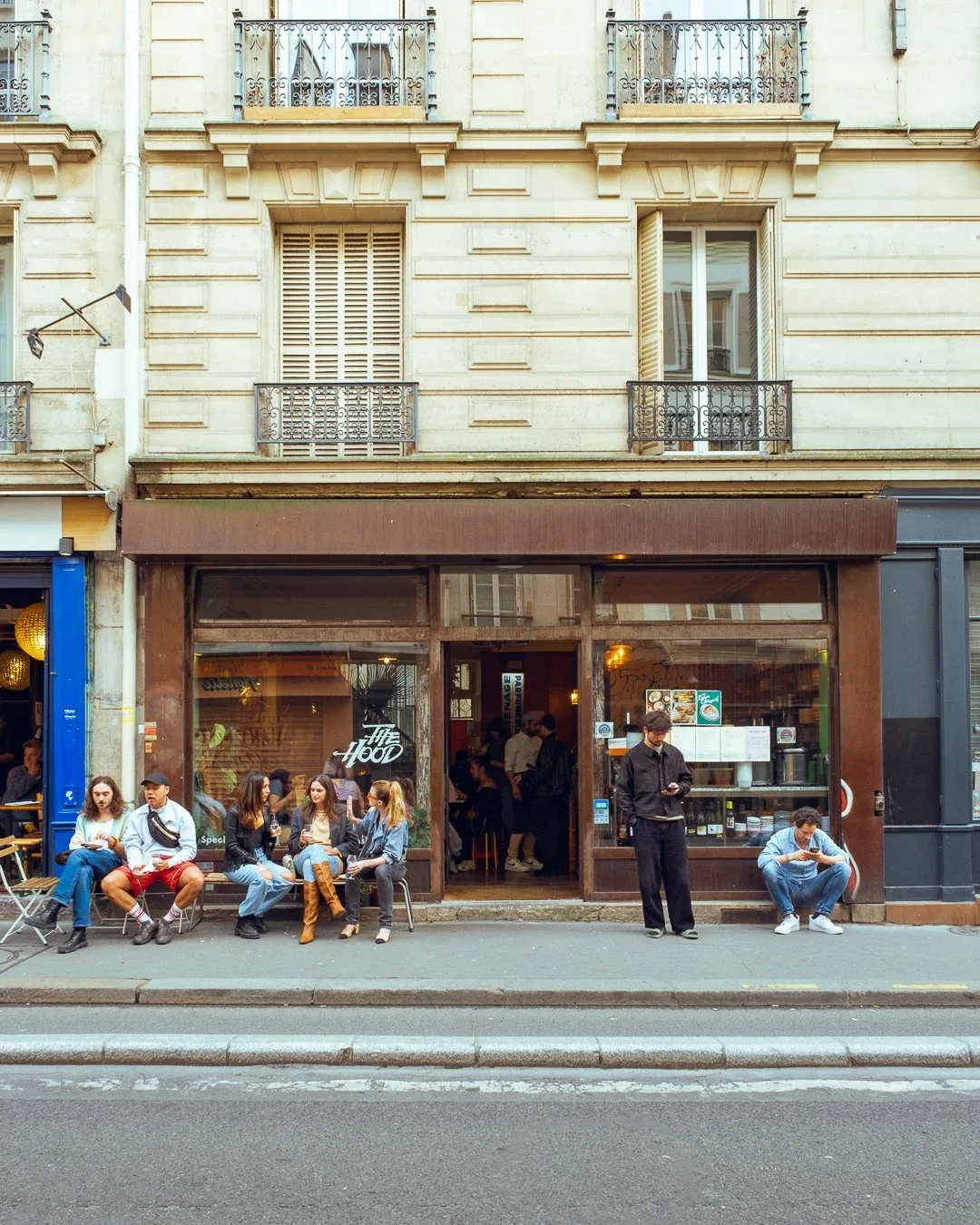 The Hood in Paris, specialty coffee cafe