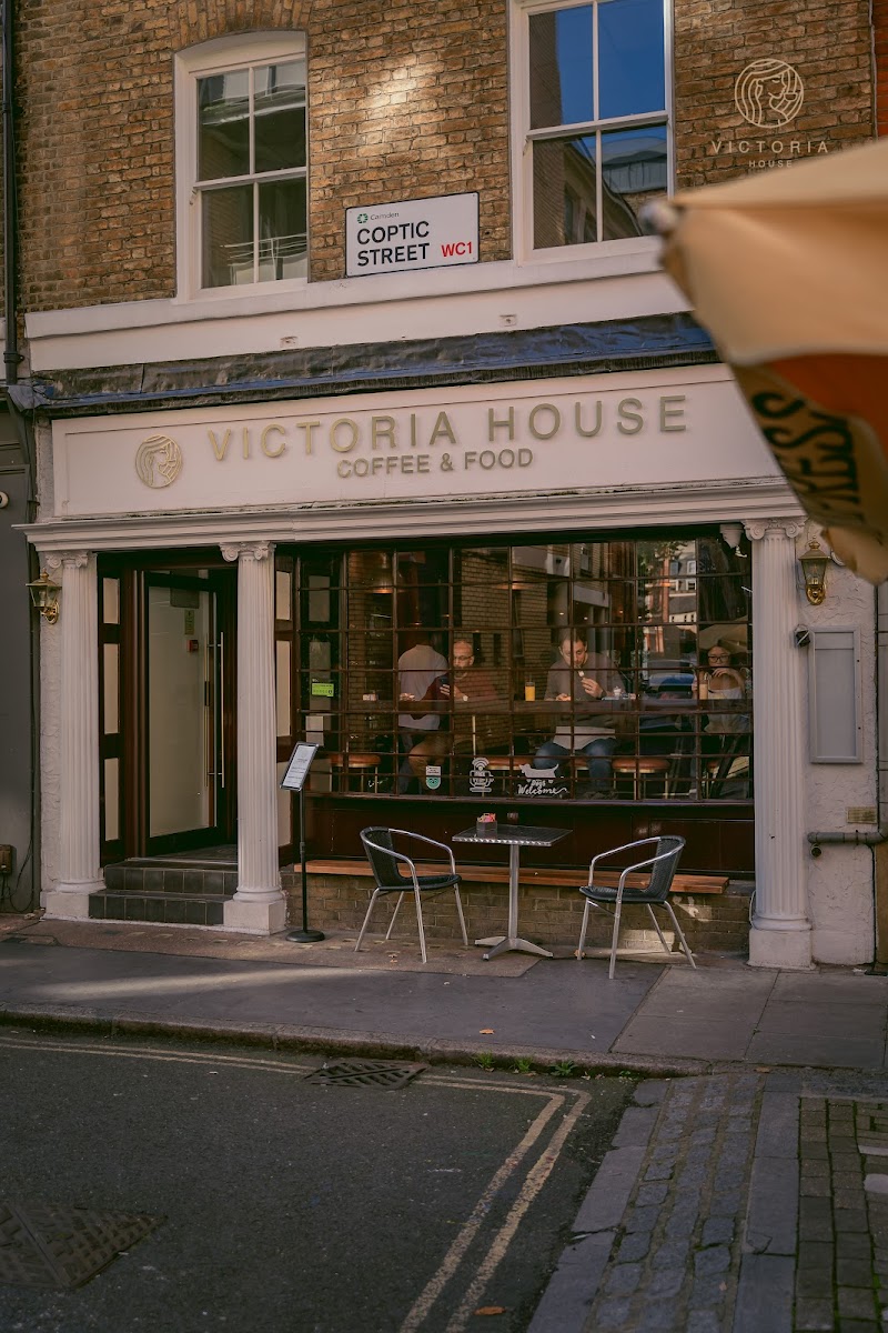 Victoria House Coffee & Food in London — specialty coffee cafe